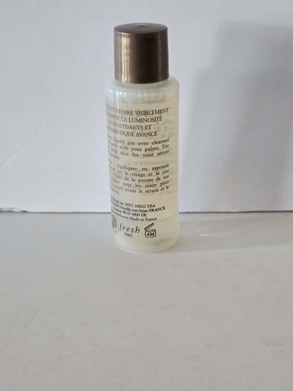 Fresh Skincare Co Lot of 5 Travel Sizes & Pouch, Cleanser, Serum, Essence, Cream - Picture 15 of 16